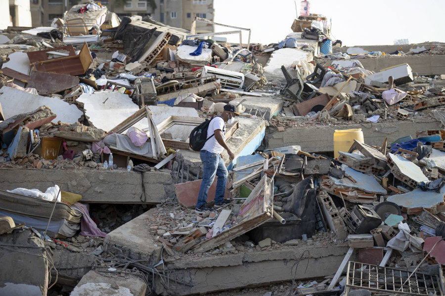Habitantes en estado más afectado por los terremotos en Venezuela duermen a la intemperie