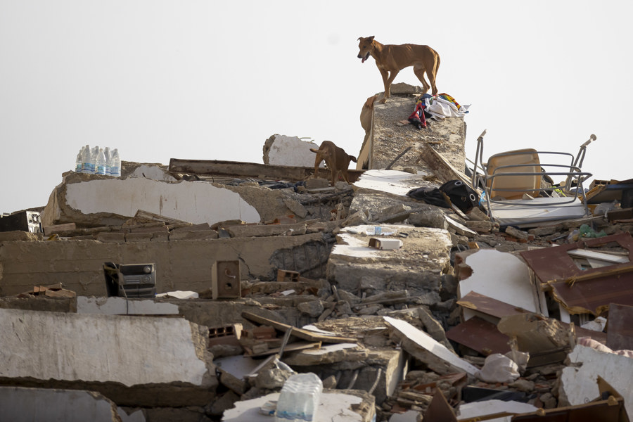 Habitantes en estado más afectado por los terremotos en Venezuela duermen a la intemperie
