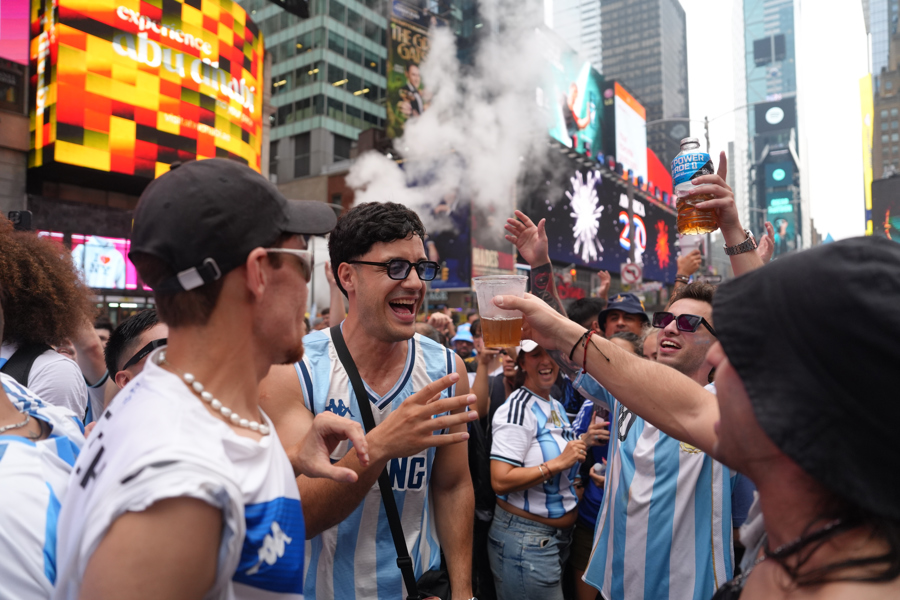 Banderazo argentino en Times Square