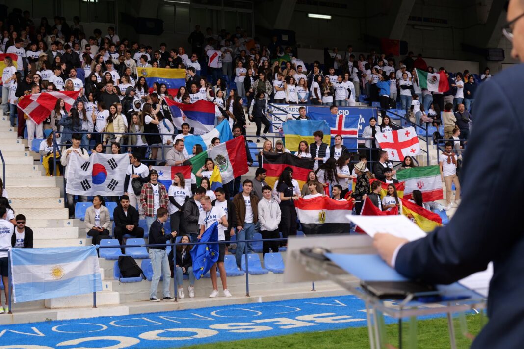 Acto de bienvenida a los alumnos internacionales de la Universidad Católica San Antonio de Murcia (UCAM) del primer semestre del curso 2025-2026, celebrado en el Estadio La Condomina de Murcia. EFE/UCAM/CEDIDA/CRÉDITO OBLIGATORIO