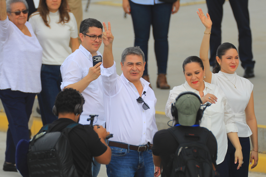 Juan Orlando Hern&aacute;ndez vuelve a Honduras para enfrentar la Justicia tras indulto en EE.UU.