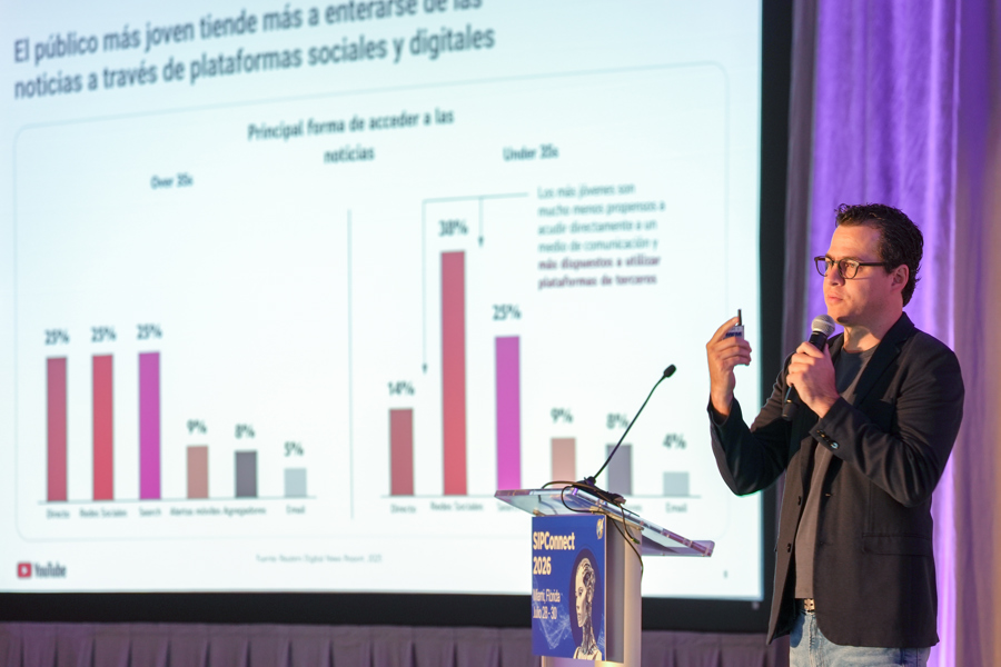 YouTube asegura que la televisión conectada a internet gana terreno al móvil El jefe de Empresas de Medios y Entretenimiento para YouTube Hispanoamérica, Juan Pablo Robert