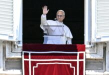El Papa pide a la comunidad internacional que responda a la epidemia de ébola en República Democrática del Congo El papa León XIV dirige la oración del Ángelus en el Vaticano