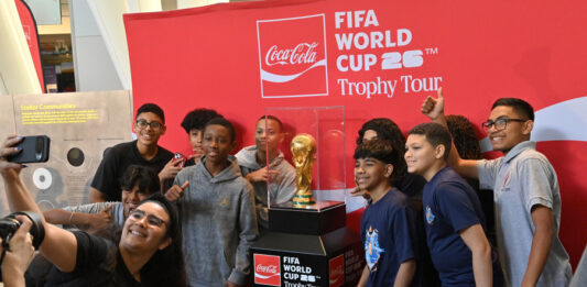 Más de 21.000 jóvenes latinos se capacitan para la industria deportiva con el Mundial 2026 Más de 21.000 jóvenes latinos se capacitan para la industria deportiva con el Mundial 2026
