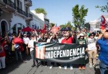 Miles de personas reclaman la independencia de Puerto Rico al son de Bad Bunny y Residente Miles de personas reclaman la independencia de Puerto Rico al son de Bad Bunny y Residente