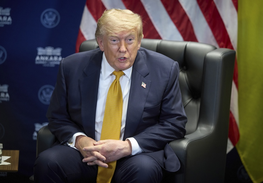 Ukrainian President meets with US President Trump on the sidelines of NATO summit Trump