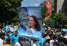 El chavismo y la oposición se movilizan este martes tras casi cinco semanas de los sismos