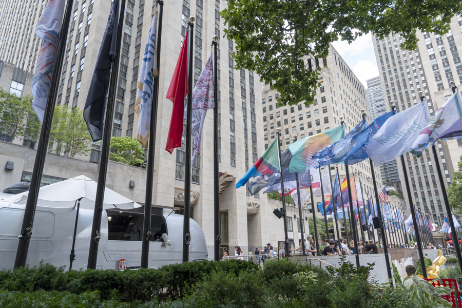 La moda celebra en Nueva York los 250 años de independencia de EE.UU. con nuevas banderas