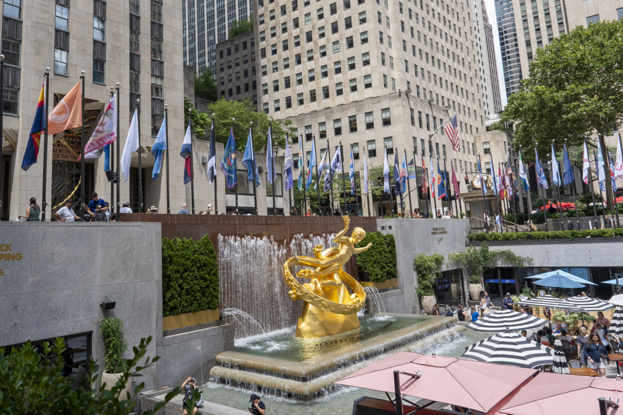 La moda celebra en Nueva York los 250 años de independencia de EE.UU. con nuevas banderas