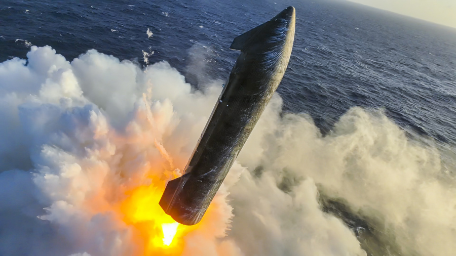 SpaceX difunde las imágenes del exitoso amerizaje de la Starship en el océano Índico decimotercer vuelo de prueba de la nave Starship