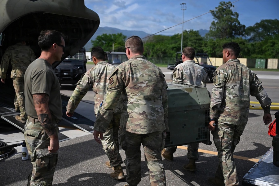 EEUU envía a Venezuela aeronaves militares, buques navales y ayuda de la Fuerza Espacial EEUU envía a Venezuela aeronaves militares, buques navales y ayuda de la Fuerza Espacial