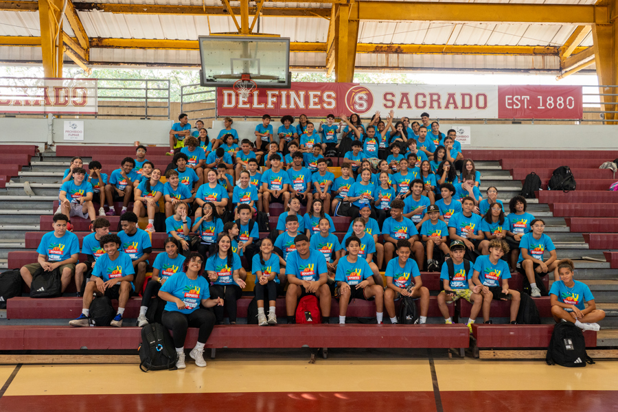 Fundaci&oacute;n de Bad Bunny fomenta arte, m&uacute;sica y deporte entre 270 j&oacute;venes de Puerto Rico