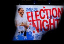 Progresistas y moderados mantienen cerrada disputa demócrata al Senado de Michigan Democratic Senate candidate from Michigan Abdul El-Sayed's primary night in Detroit, Michigan
