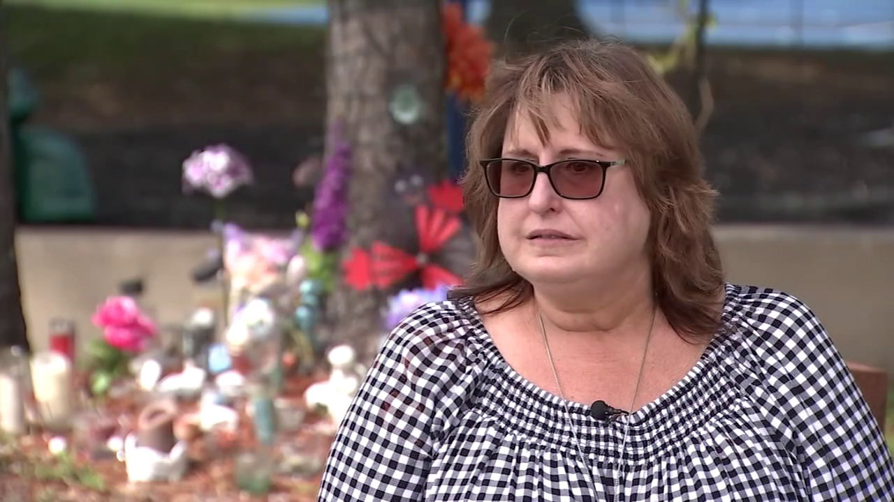 Kim Crow es la abuela de Bryce Williams, quien falleció a los 17 años tras recibir un disparo en un parque de un vecindario de un suburbio de Orlando en 2018. Crow afirma que la muerte de su nieto ha dejado un vacío en su vida. “Ya no soy la misma”, dijo. (WFTV)