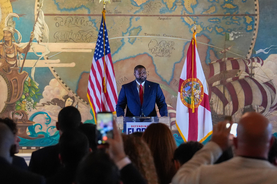 Candidato republicano a gobernar Florida apoya a Trump "en la caída del régimen" de Cuba