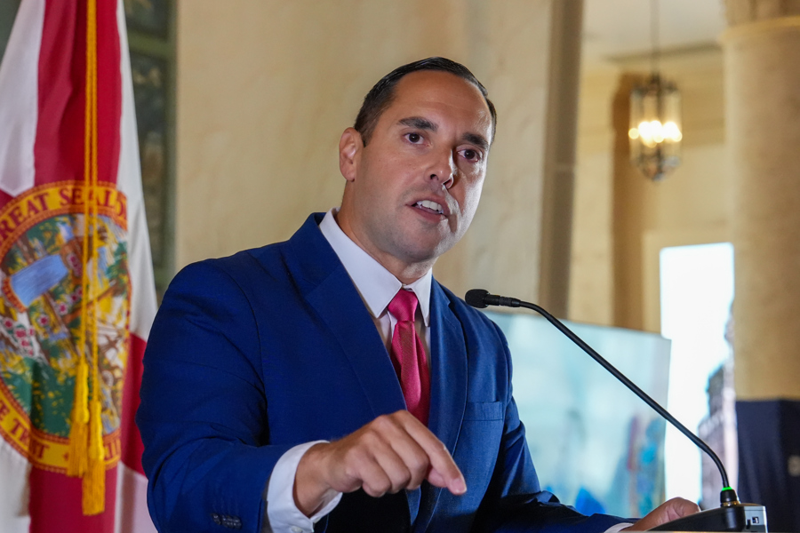 El candidato republicano a vicegobernador de Florida, Bryan &Aacute;vila