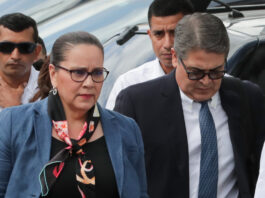 Audiencia contra Hernández por presunto fraude y lavado de activos continua en Tegucigalpa
