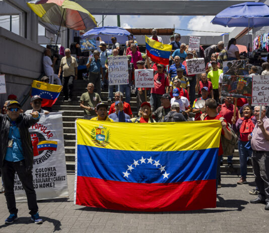 Chavistas rechazan presencia de EEUU en Venezuela y exigen liberación de Maduro