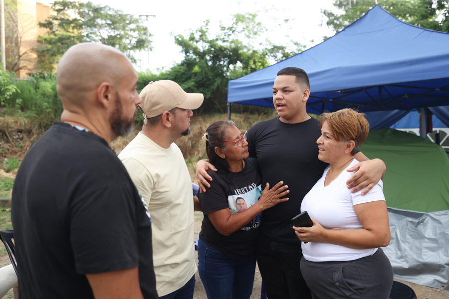 Al menos 40 presos políticos excarcelados en Venezuela, dos días después del diálogo Al menos 40 presos políticos excarcelados en Venezuela, dos días después del diálogo