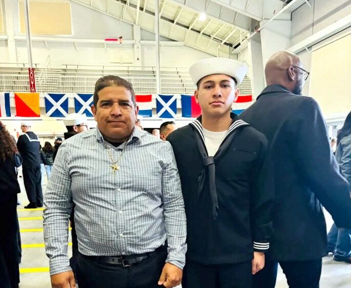 EEUU arresta a padre latino de un marino desplegado en el USS Lincoln en la guerra en Irán EEUU arresta a padre latino de un marino desplegado en el USS Lincoln en la guerra en Irán