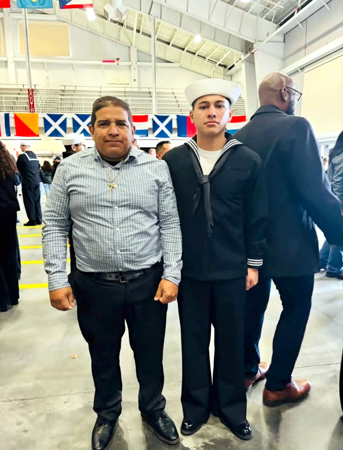  Joshua Aviles (d) donde aparece junto a su padre Luis Manuel Aviles Roa