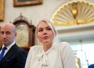 La secretaria de prensa de la Casa Blanca dejará el cargo y será asesora externa de Trump Karoline Leavitt