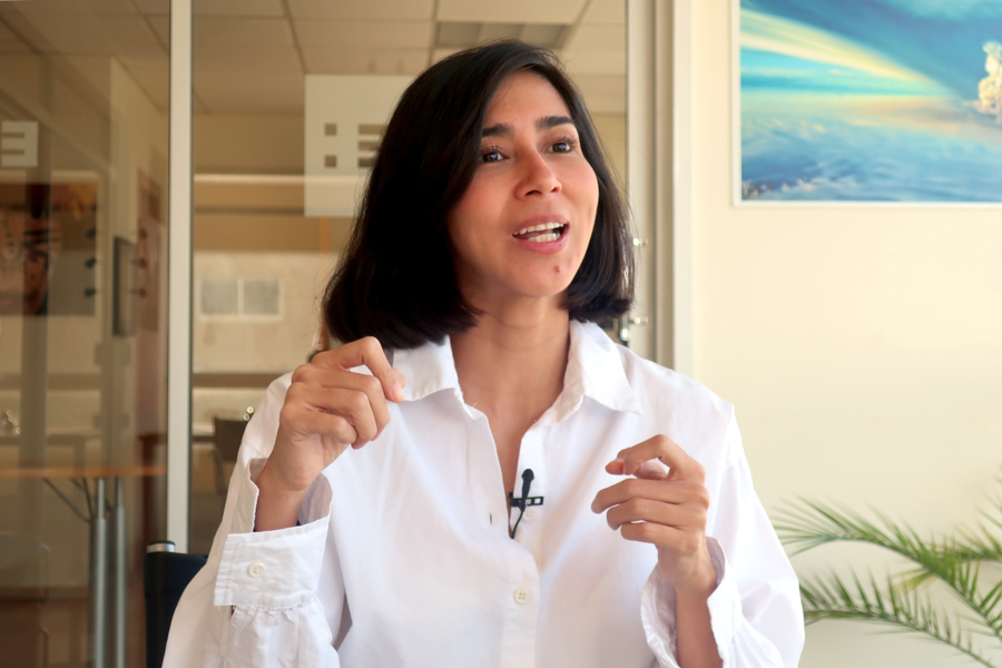 'El niño probeta', la película ecuatoriana que sacude los tabúes raciales La directora de la película 'El niño probeta' Carolina Hernández