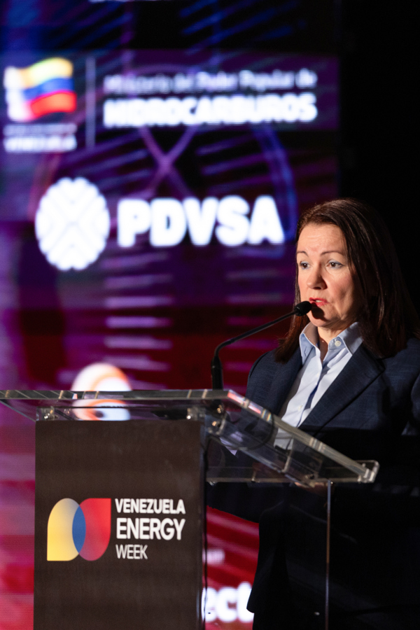  La ministra venezolana de Hidrocarburos, Paula Henao, 