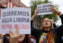 Habitantes del oeste de México alertan de agua contaminada durante el Agua KK Fest Habitantes del oeste de México alertan de agua contaminada durante el Agua KK Fest