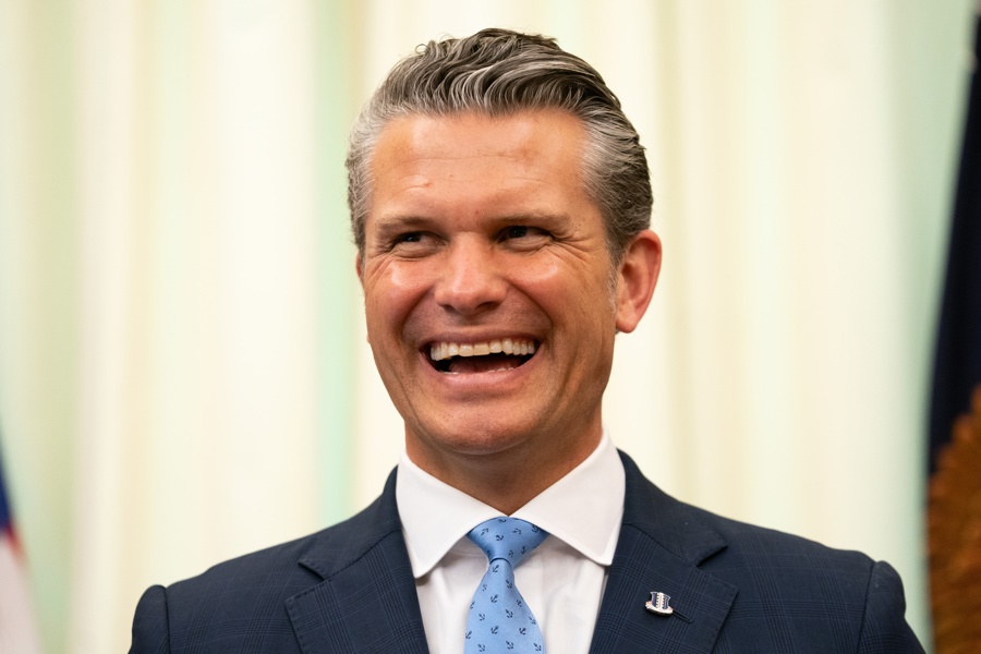 Trump announces an executive order establishing the Presidential Military Spouse Commission Pete Hegseth