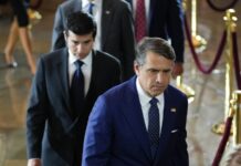 Trump presiona a senadores para que confirmen a Todd Blanche como fiscal Todd Blanche