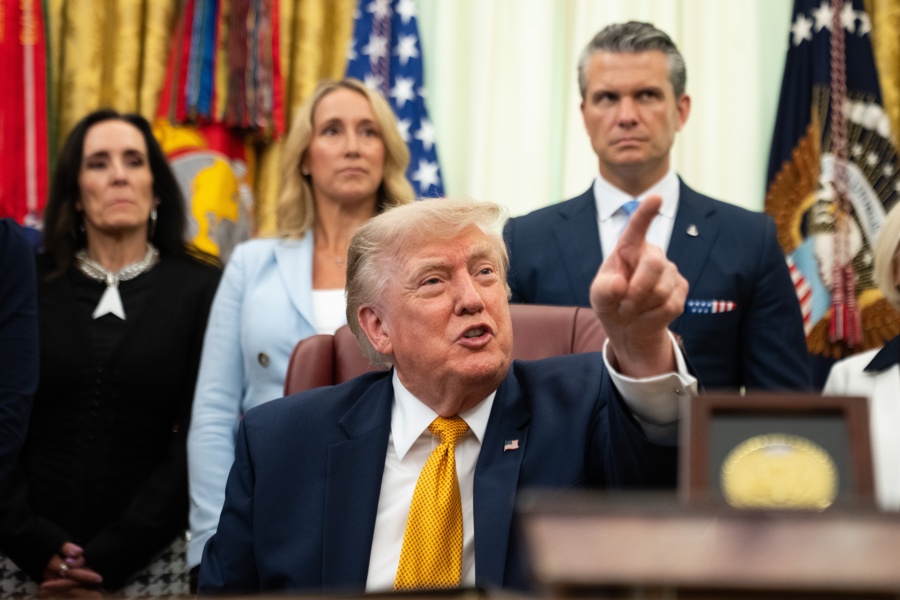 Trump announces an executive order establishing the Presidential Military Spouse Commission Trump