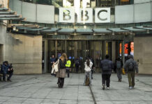 Trump demanda a la BBC por presunta difamación y pide hasta 5.000 millones de dólares