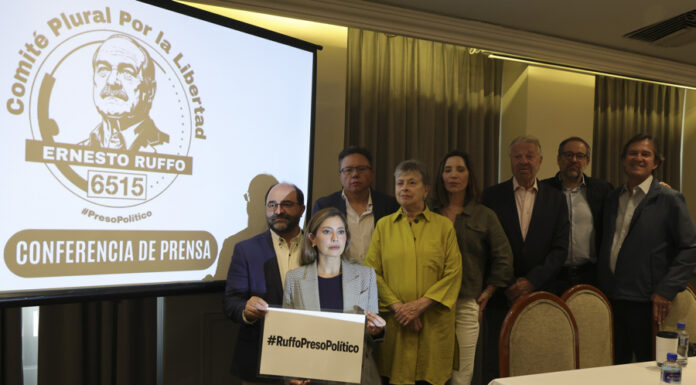 Verónica Ruffo Sánchez (2-i), hija de Ernesto Ruffo Appel, exgobernador de Baja California