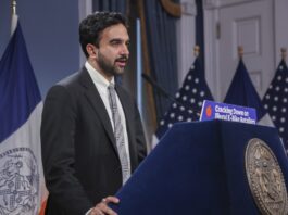 Alcalde de Nueva York dice que victoria de El-Sayed demuestra que no es un "mini Mamdani" NYC Mayor Mamdani announces cease-and-desist orders to retailers selling illegal motorized devices
