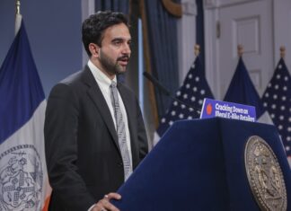 Alcalde de Nueva York dice que victoria de El-Sayed demuestra que no es un "mini Mamdani" NYC Mayor Mamdani announces cease-and-desist orders to retailers selling illegal motorized devices