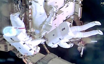 Dos astronautas de la NASA concluyen caminata para mejorar los paneles solares de la EEI los astronautas Jessica Meir y Anil Menon
