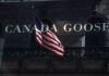 Gobernadora de Nueva York critica impacto en el estado de la guerra comercial con Canadá bandera de EEUU