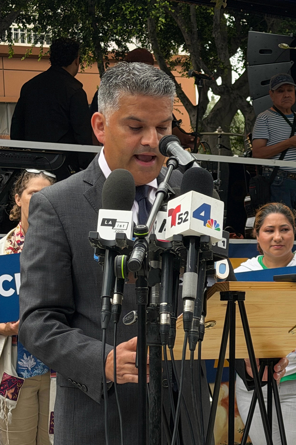 director de Uni&oacute;n Estadounidense de Libertades Civiles del sur de California, Chandra S. Bhatnagar