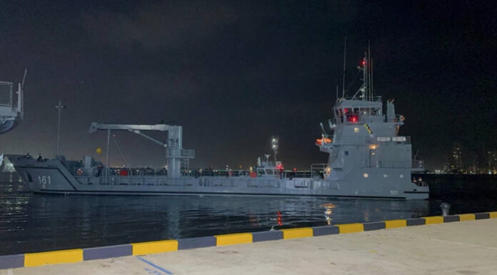 Buque de la Armada colombiana zarpa para recoger en Miami toneladas de ayuda por terremoto