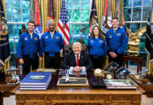 Trump entrega la Medalla de Honor Espacial a los cuatro astronautas de Artemis II Trump