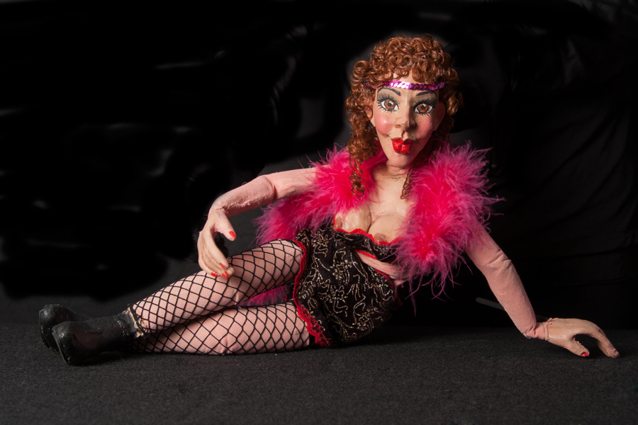marioneta de la obra 'Mujeres a cuatro manos' del Grupo Teatro Naku Mx de M&eacute;xico. 