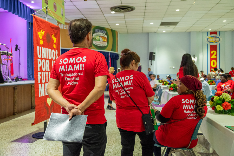 El 77% de trabajadores latinos en Miami cree que la econom&iacute;a e inmigraci&oacute;n empeora en EEUU