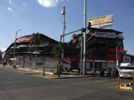 Búsqueda contrarreloj entre los escombros un día después del fuerte terremoto en Colombia