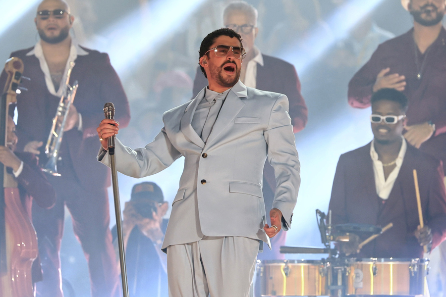 Bad Bunny gana su primer Emmy gracias a su espectáculo de medio tiempo de la Super Bowl