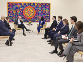 Delcy Rodríguez y directivos del Banco Interamericano de Desarrollo reunidos en Nueva York