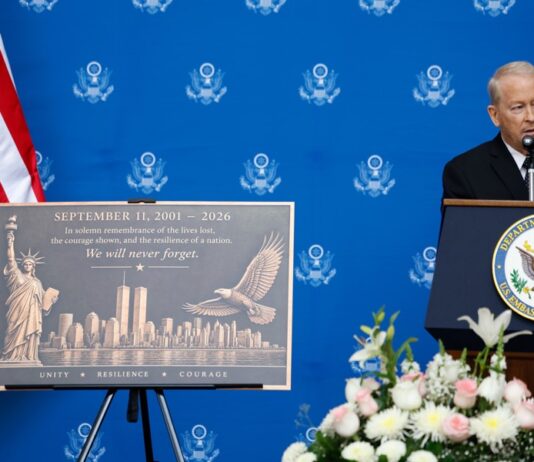 Embajador de EE.UU. defiende designación terrorista de carteles mexicanos al recordar el 11S El embajador de Estados Unidos en México, Ronald Johnson