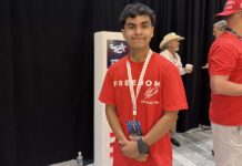 De mártir de MAGA a meme: la transformación de Charlie Kirk un año después de su muerte El estudiante de Criminología y militante del partido republicano John Escobedo