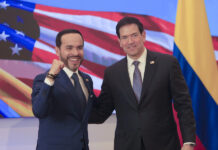 De la Espriella y Rubio suscriben los acuerdos de Barranquilla para "reconstruir" Colombia