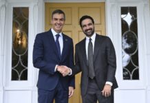 Sánchez reivindica sus políticas progresistas y las de Mamdani: "Los poderosos nos temen"